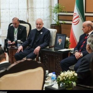میان آتش تقابل و سایه تعامل