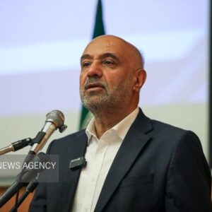 میدری: بهروزی جامعه در گرو توجه به کارگران است
