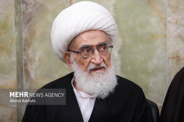 نظر آیت‌الله نوری همدانی درباره تشرف به حج امسال