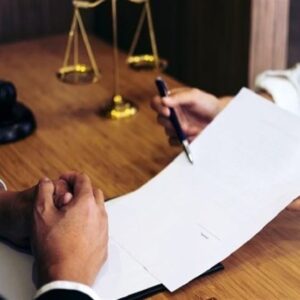 نقل‌وانتقال اموال توقیف‌شده همکاران دشمن حتی با وکالت ممکن نیست