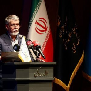 وزیر فرهنگ: هنرمندان می‌توانند نقش مهمتری در پژواک جهانی داشته باشند
