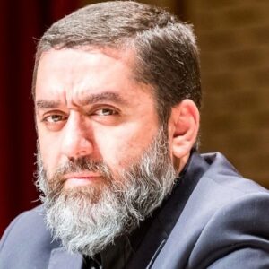 کارگردانی که مشکلش با وساطت رهبر شهید انقلاب حل شد + فیلم