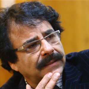 آهنگ علیرضا افتخاری برای مادران شهدا را اینجا بشنوید