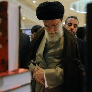 اهدای بیش از 13 هزار نسخه خطی از سوی رهبر شهید