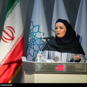 برایم جالب بود که نوجوانان در جنگ به سینما می‌آمدند