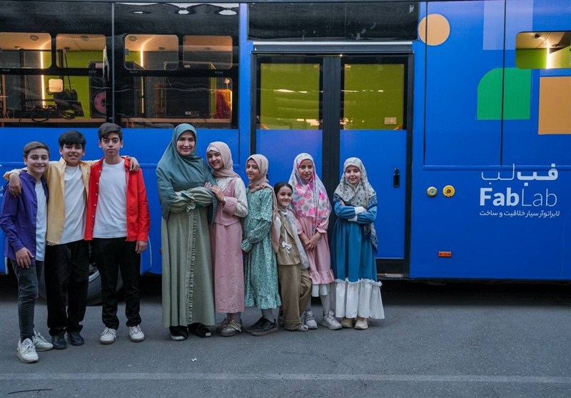 رونمایی از نخستین لابراتوار سیار خلاقیت و ساخت در تهران رونمایی از نخستین لابراتوار سیار خلاقیت و ساخت در تهران