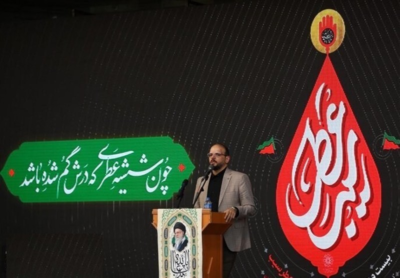 سیاه‌پوشی تهران با «عطر سیب»/خاطره یک مداح از دیدار صمیمی با رهبر شهید