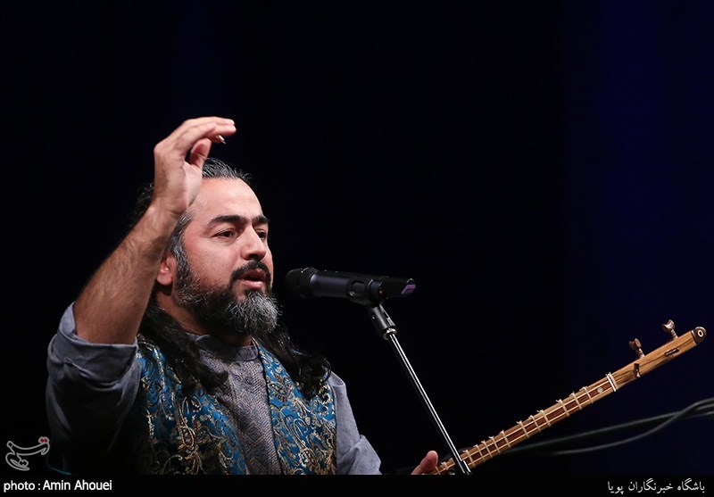 ببینید|پرواز همای برای رهبر شهید خواند
