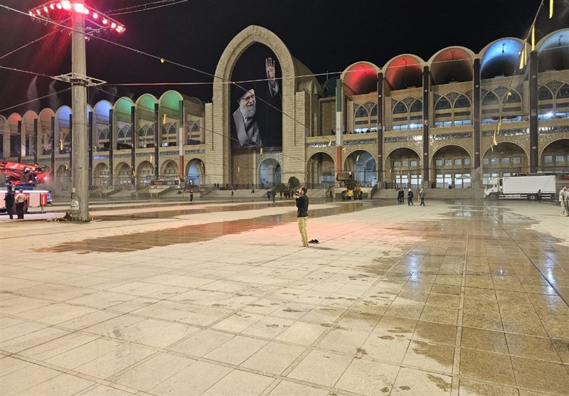 روایت یک نمازشب در حوالی پیکر رهبر شهید