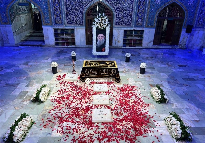 ستاره دنبالهدار ایران در آغوش خورشید ستاره دنبالهدار ایران در آغوش خورشید