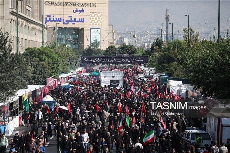 تاریخ سازی مردم تهران در پیاده روی «جاماندگان» اربعین تاریخ سازی مردم تهران در پیاده روی «جاماندگان» اربعین