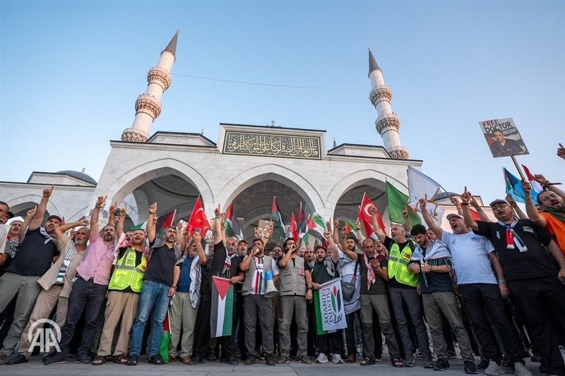 نسلکشی از سربرنیتسا تا غزه؛ «کاروان فلسطین» به نیمهراه رسید کشور فلسطین , رژیم صهیونیستی (اسرائیل) , کاروان صمود , نوار غزه , کرانه باختری ,