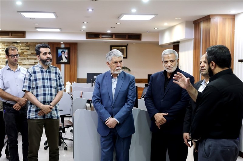 وزیر فرهنگ و ارشاد اسلامی از خبرگزاری تسنیم بازدید کرد وزیر فرهنگ و ارشاد اسلامی از خبرگزاری تسنیم بازدید کرد