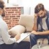 این جمله‌ها را به فرد مضطرب نگویید؛ حالش را بدتر می‌کند