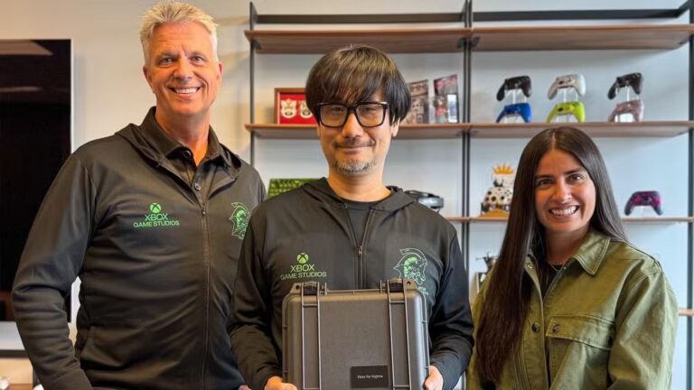 مایکروسافت پیروزی بزرگش را جشن گرفت؛ مدیر بازاریابی XBOX با میم معروف از کوجیما استقبال کرد مایکروسافت پیروزی بزرگش را جشن گرفت؛ مدیر بازاریابی XBOX با میم معروف از کوجیما استقبال کرد
