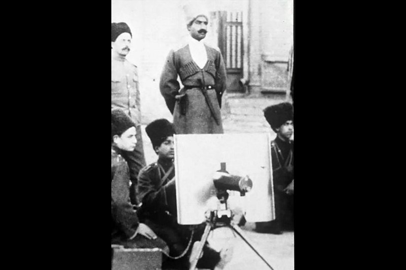 وقتی نمک امیر موید و میرزاکوچک‌خان را خورد و نمک‌دان شکست